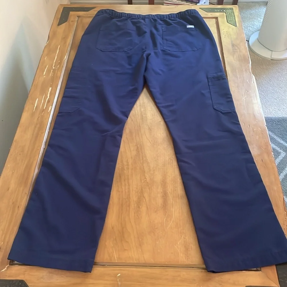 FIGS Technical Collection Pants Size Large
